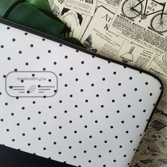 Kate Spade Disney X Kate Spade Minnie Universal Laptop Sleeve Limited Edition - Picture 8 of 11